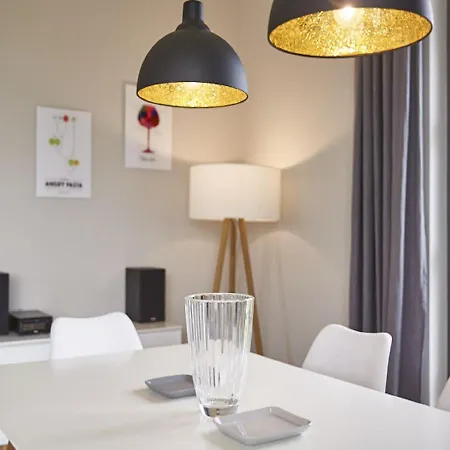 Reetland Am - Premium Reetdachvilla Mit 3 Schlafzimmern, Sauna Und Kamin E24 * Dranske