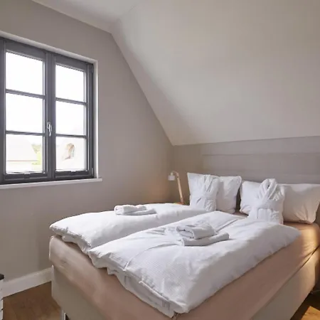 Reetland Am - Premium Reetdachvilla Mit 3 Schlafzimmern, Sauna Und Kamin E24 Hébergement de vacances Dranske