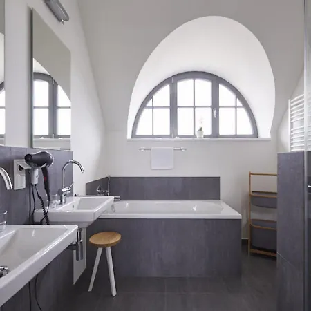 Prázdninový dům Reetland Am - Premium Reetdachvilla Mit 3 Schlafzimmern, Sauna Und Kamin E24 Dranske