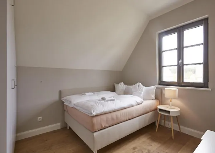 Feriehus Reetland Am - Premium Reetdachvilla Mit 3 Schlafzimmern, Sauna Und Kamin E24 Dranske